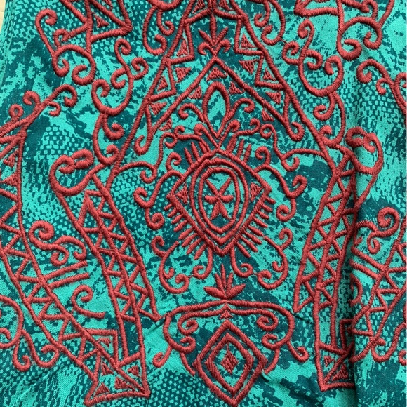 Summer tank top with embroidery - Picture 6 of 6